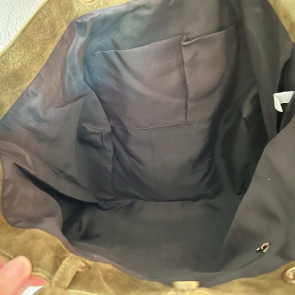 Suede Olive Green Leather Tote Snap Closure 1 zip & 2 pocket areas inside NWT - Picture 7 of 10